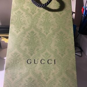 Gucci shopping bag + gift note card